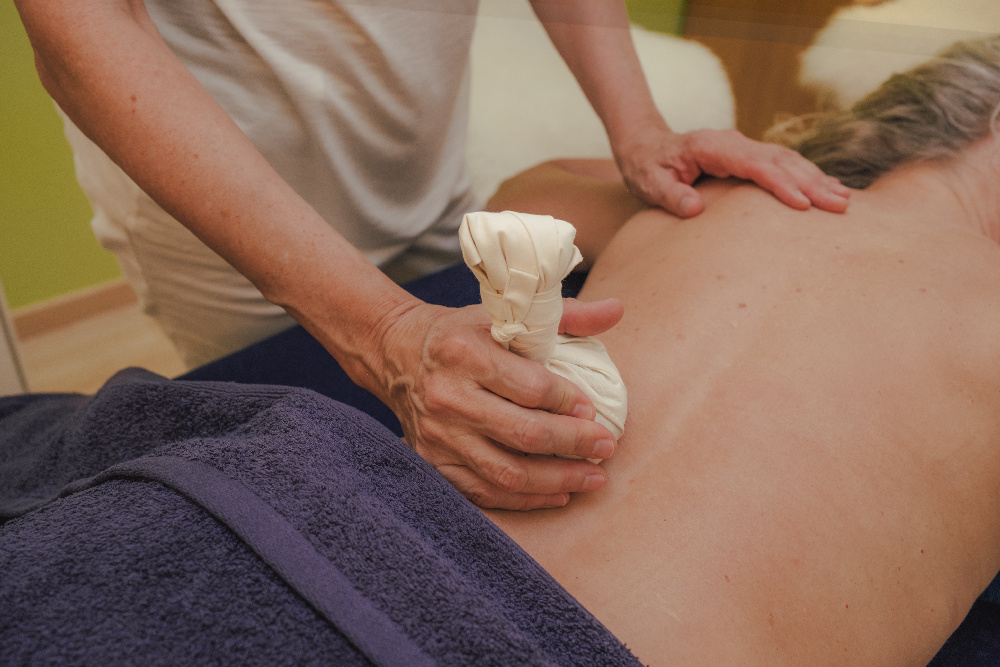 Kopf-Nacken-Geichtsmassage